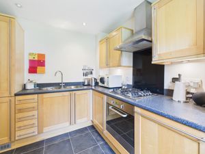 Kitchen alternative view- click for photo gallery